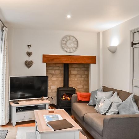Riverview Somerford Keynes Exterior foto